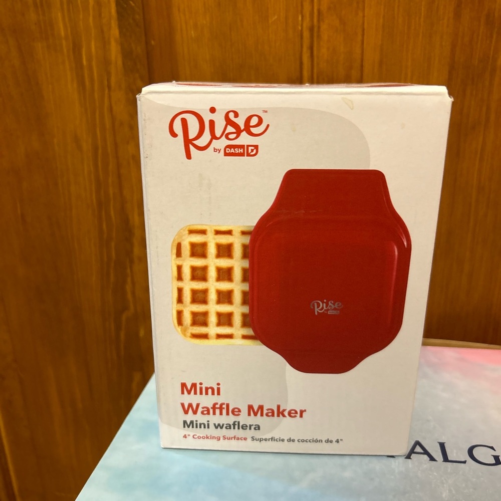 Rise!! Mini Waffle Maker
